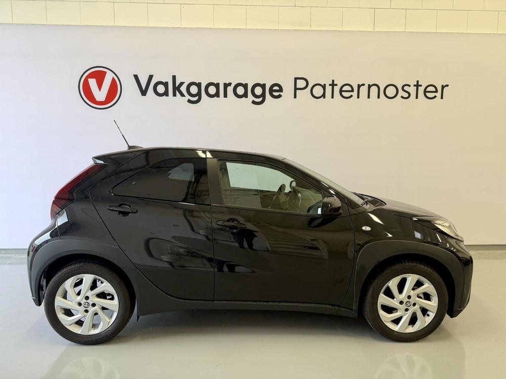 Toyota Aygo X 1.0 VVT-i MT 17'' LMV / Carplay / Stoelverwarm, Auto's, Toyota, 12 maanden, Stof, Gebruikt, 920 kg