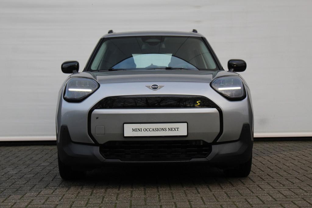 MINI Aceman SE Essential / LED / Parking Assistant / 18" Nig, Auto's, Stof, Gebruikt, Met garantie (alle), 295 min