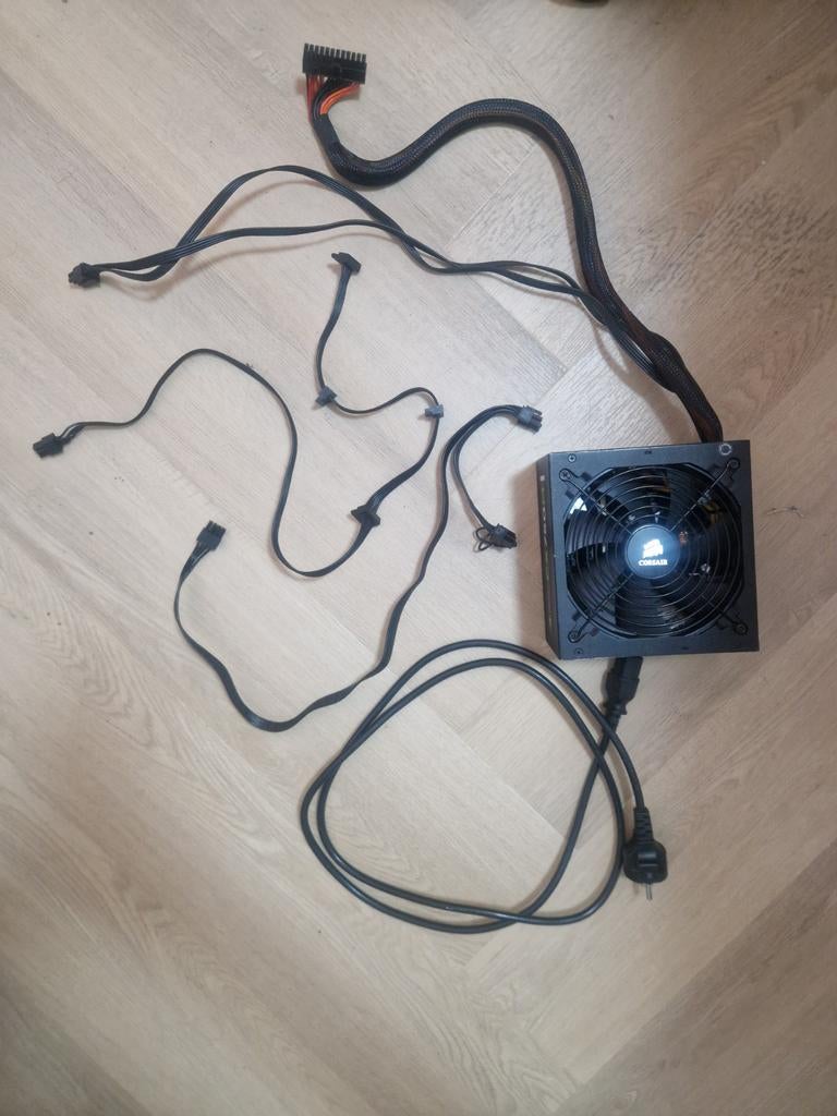 Corsair CX750M 750W Semi-Modulaire Voeding, Computers en Software, Interne voedingen, Ophalen of Verzenden, Zo goed als nieuw