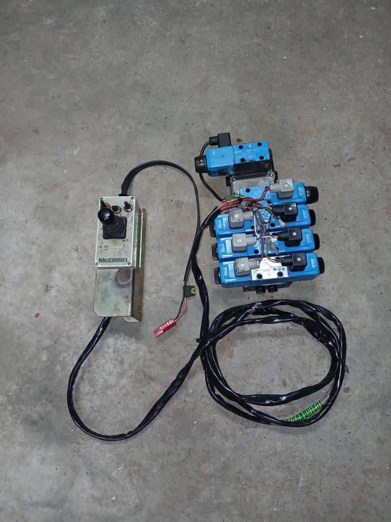 Te Koop! Ventielenblok + bediening., Ophalen of Verzenden