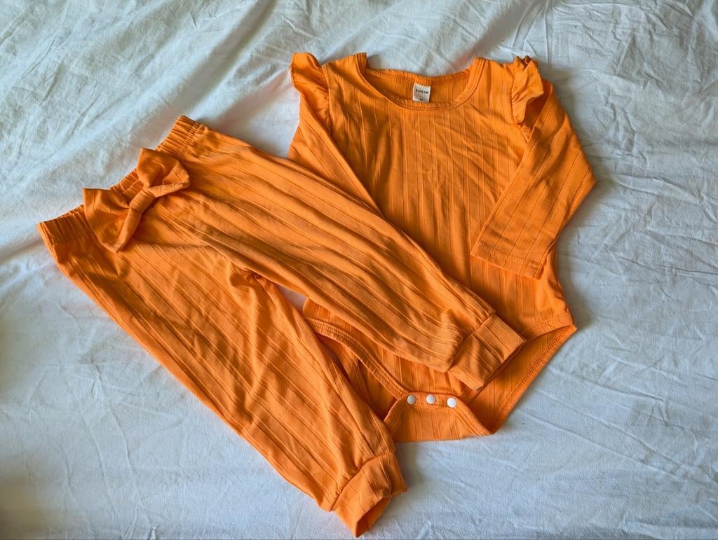 Oranje Setje Meisje Maat 80 - Ribstof Romper & Broekje, Kinderen en Baby's, Babykleding | Maat 80, Ophalen, Zo goed als nieuw
