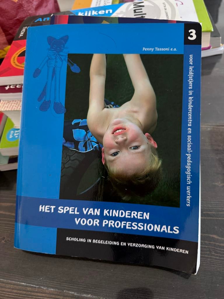 Wat is spel? Leren door te spelen - Boek over pedagogiek, Boeken, Gelezen, Jongen of Meisje, Ophalen of Verzenden, Voorleesboek