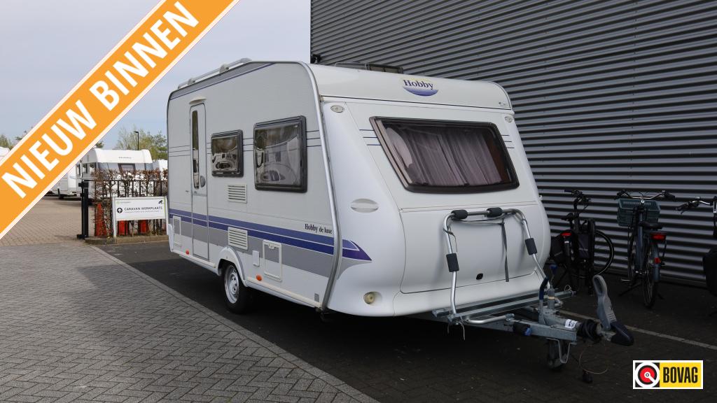 Hobby De Luxe 400 SF mover + airco + voortent, Caravans en Kamperen, Caravans, Hobby, Bedrijf, Treinzit, 750 - 1000 kg