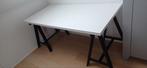 Zwarte schragen ikea oddvald en wit blad bureau, Zo goed als nieuw, 150 tot 200 cm, Rechthoekig, Overige houtsoorten