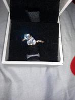 Pandora ring met twee hartvormige stenen, Sieraden, Tassen en Uiterlijk, Ringen, 20 of groter, Nieuw, Ophalen of Verzenden, Met edelsteen