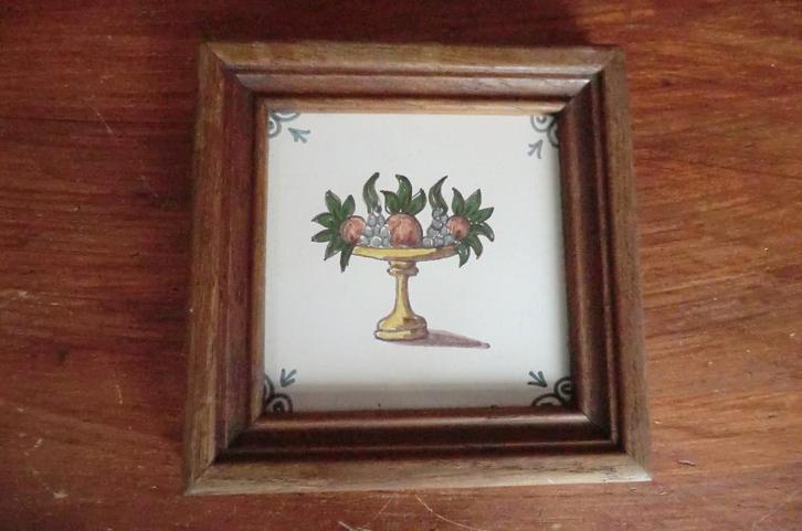 tegeltje - Makkum Handwerk - in houten lijstje / fruitschaal, Antiek en Kunst, Antiek | Wandborden en Tegels, Ophalen of Verzenden