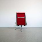 Vitra Eames EA 124 Fauteuil Rood Hopsak – Aluminium, Huis en Inrichting, Fauteuils, Niet ingevuld, Minder dan 75 cm, Niet ingevuld