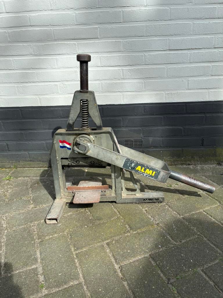 Almi knipper  stenenknipper, Ophalen of Verzenden, Zo goed als nieuw