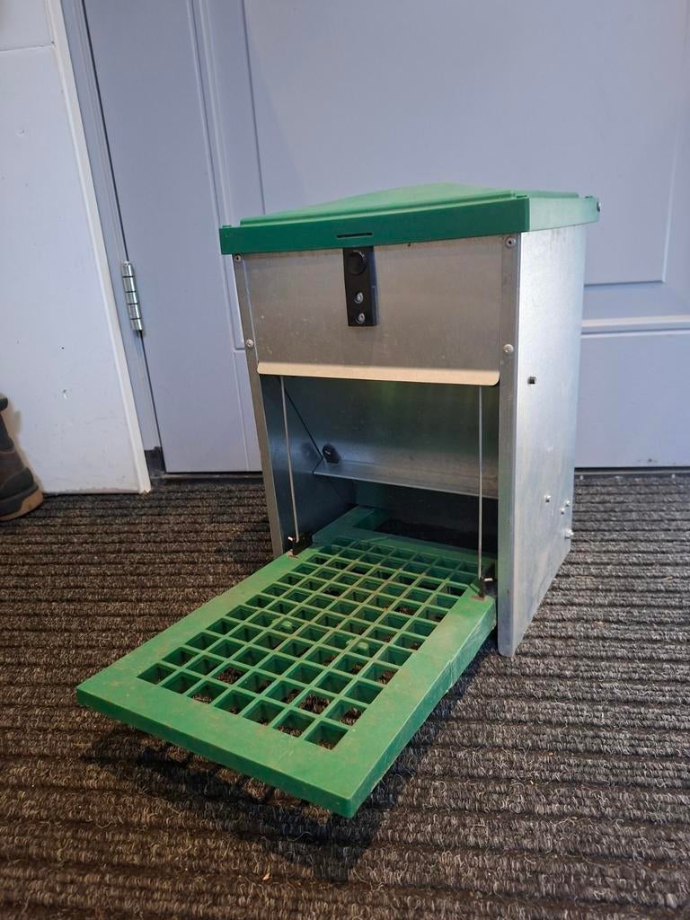 Automatische kippen voerbak (feed-o-matic, Meerdere dieren, Kip