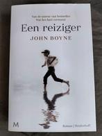 John Boyne - Een reiziger, Boeken, Ophalen of Verzenden, Zo goed als nieuw, John Boyne