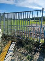 Twee zware ijzeren gegalvaniseerde hekken, Tuin en Terras, Ophalen of Verzenden, IJzer