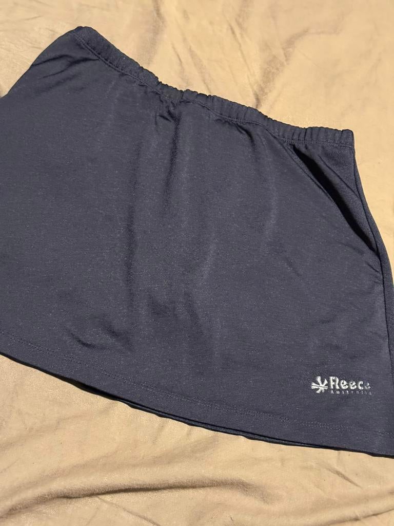 Donkerblauw Hockey rokje reece maat M in zeer goede staat, Sport en Fitness, Hockey, Ophalen of Verzenden, Zo goed als nieuw, Kleding