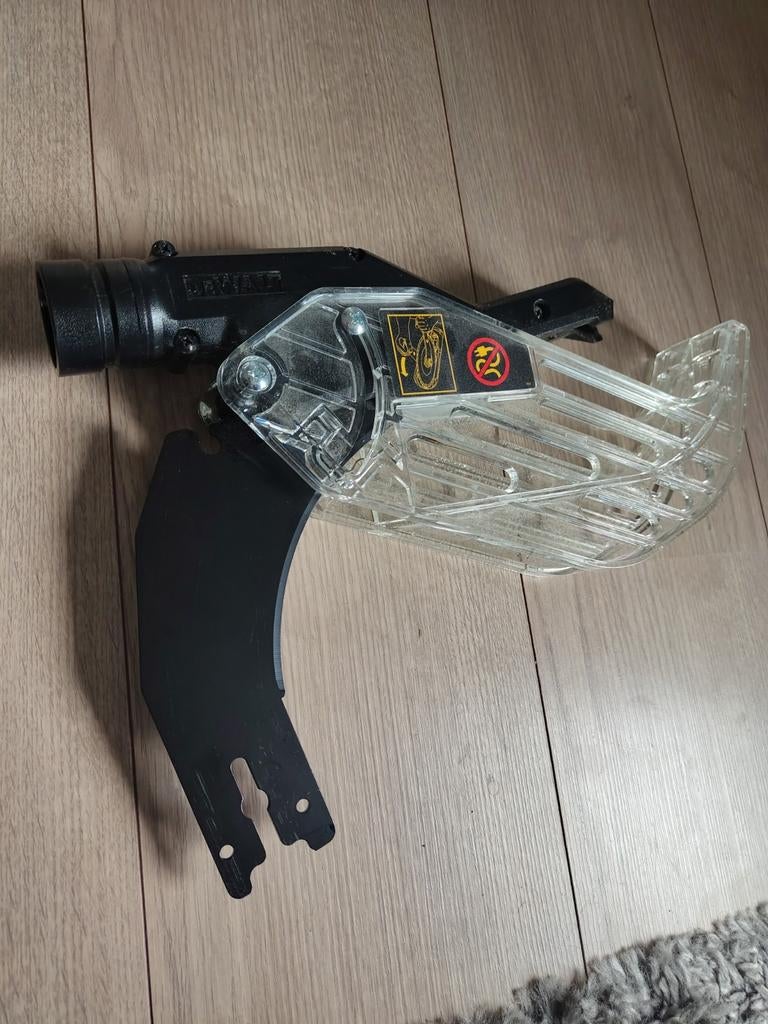 De Walt tafelzaag stofafzuiging beschermkap koppelstuk ., Cirkelzaag, 70 mm of meer, Ophalen of Verzenden, Zo goed als nieuw