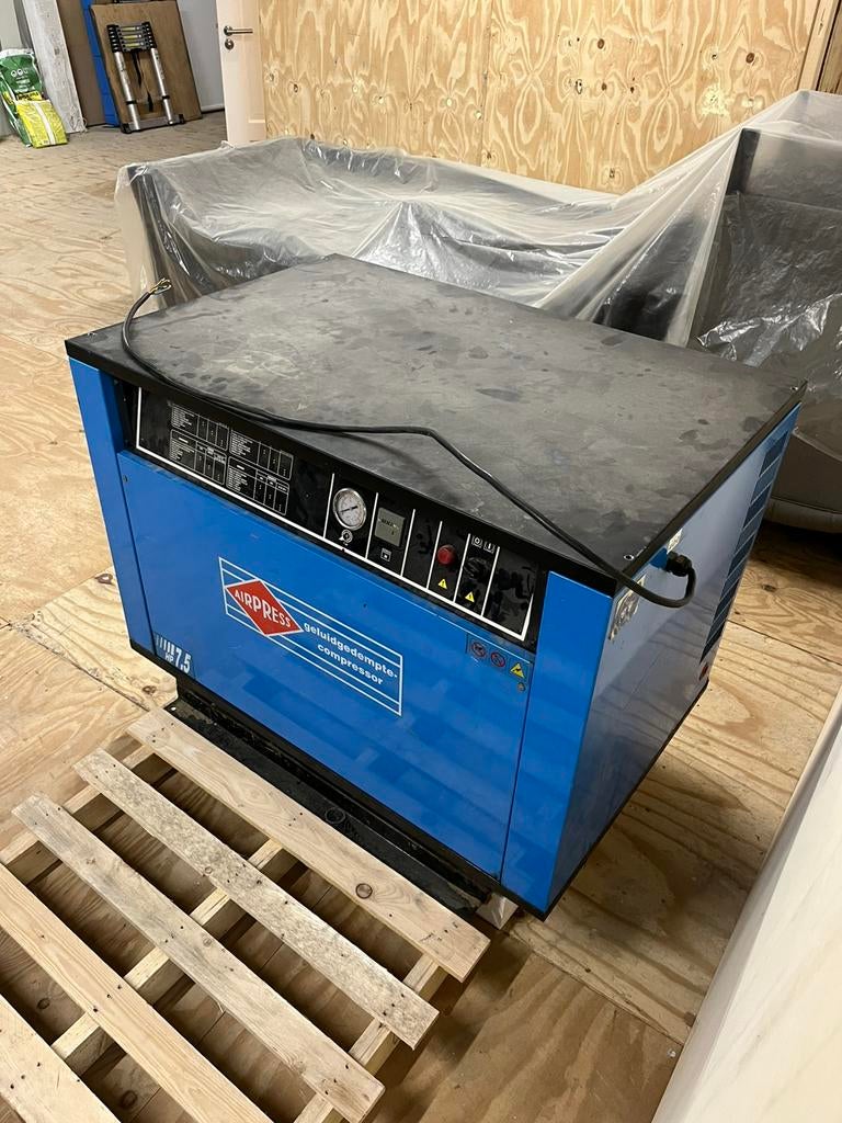 Airpress compressor, Ophalen, Zo goed als nieuw, Geluidgedempt