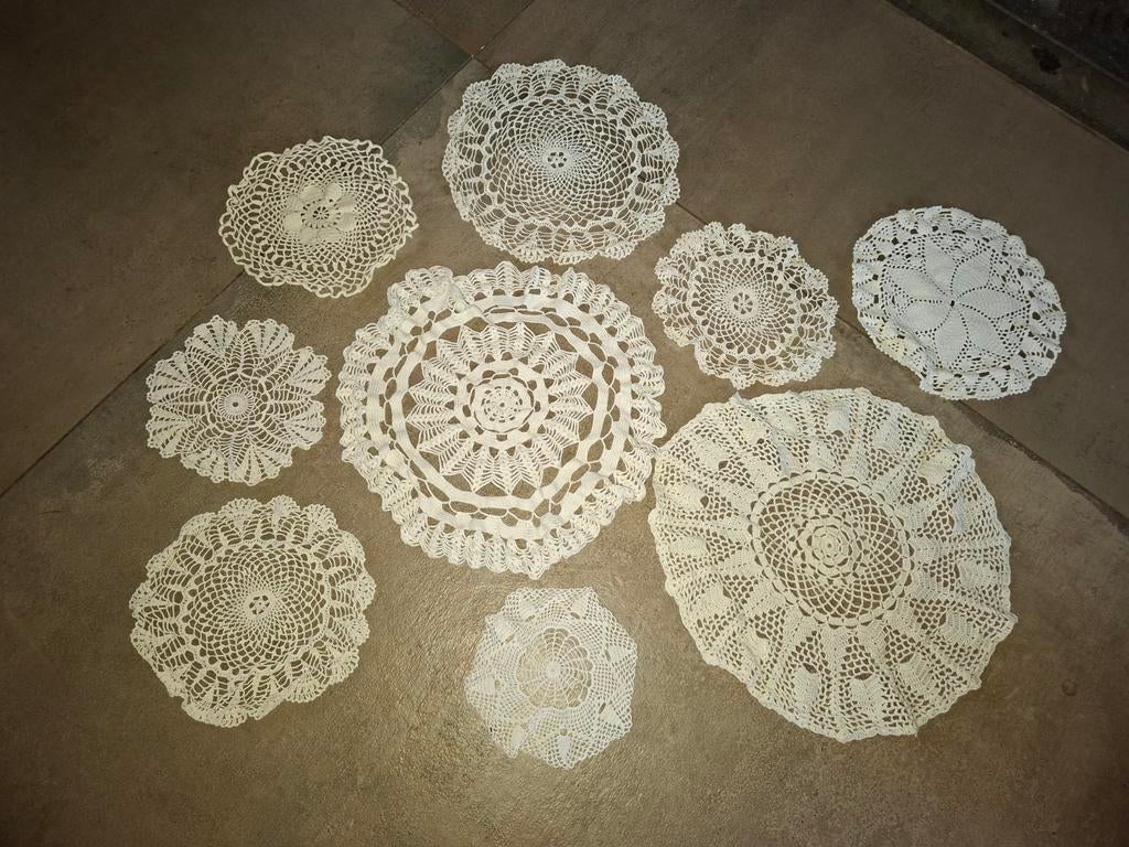 Set van 9 Vintage Handgemaakte Gehaakte Kleedjes, Ophalen of Verzenden