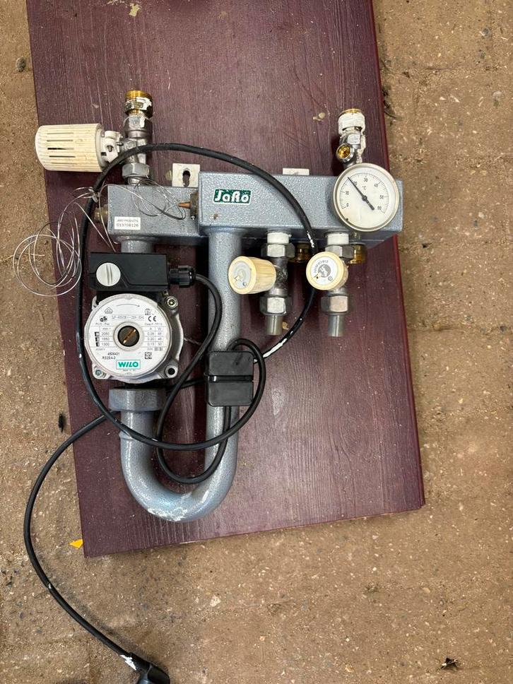 Jafö vloerverwarmingsverdeler met Wilo pomp twee groeps, Doe-het-zelf en Verbouw, Verwarming en Radiatoren, Gebruikt, Overige typen