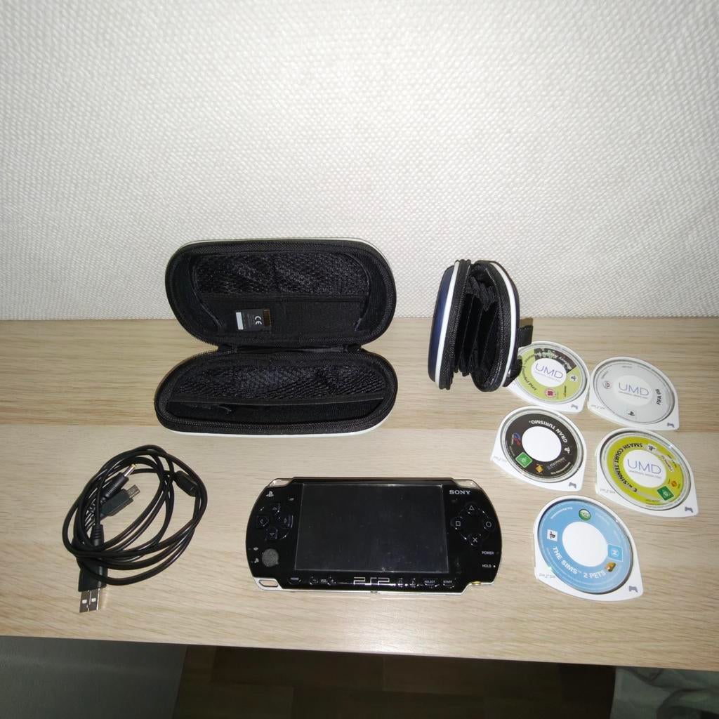 Playstation PSP met 5 games en 2 hardcases, Ophalen, Gebruikt, PSP