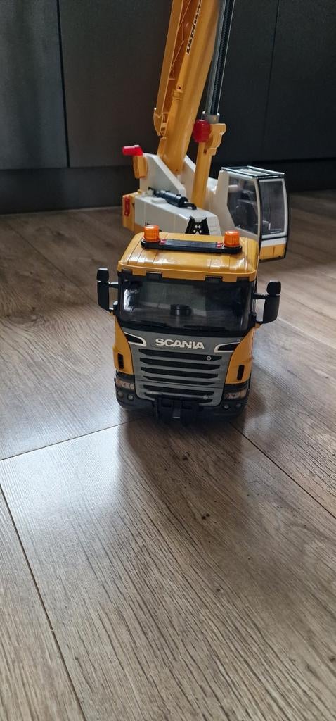 Bruder Scania kraanauto, Kinderen en Baby's, Speelgoed | Speelgoedvoertuigen, Ophalen, Zo goed als nieuw