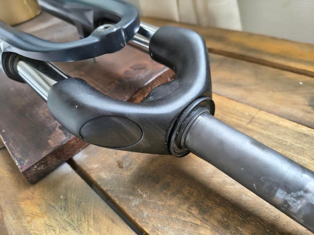 Goede verende verstelbare voorvork voor 28 inch wielen, Fietsen en Brommers, Fietsonderdelen, Ophalen of Verzenden, Zo goed als nieuw