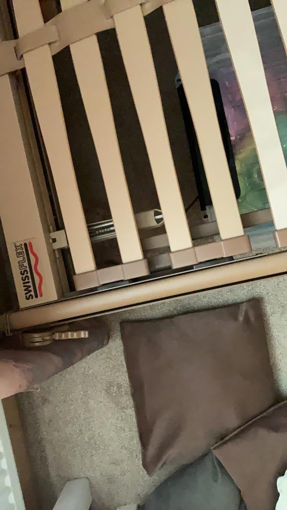 Bed, Huis en Inrichting, Gebruikt, Eenpersoons, Bruin, Ophalen of Verzenden