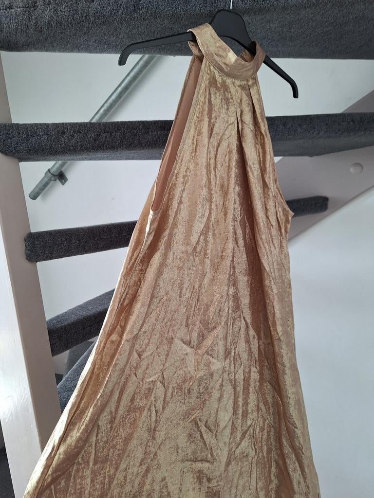 Elegante gouden haltertop XL, Kleding | Dames, Ophalen of Verzenden, Zo goed als nieuw, Maat 46/48 (XL) of groter, Overige kleuren