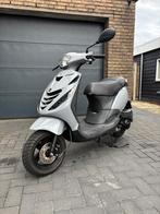 Piaggio zip 4takt, Fietsen en Brommers, Scooters | Piaggio, Ophalen, Zo goed als nieuw, Benzine, Zip