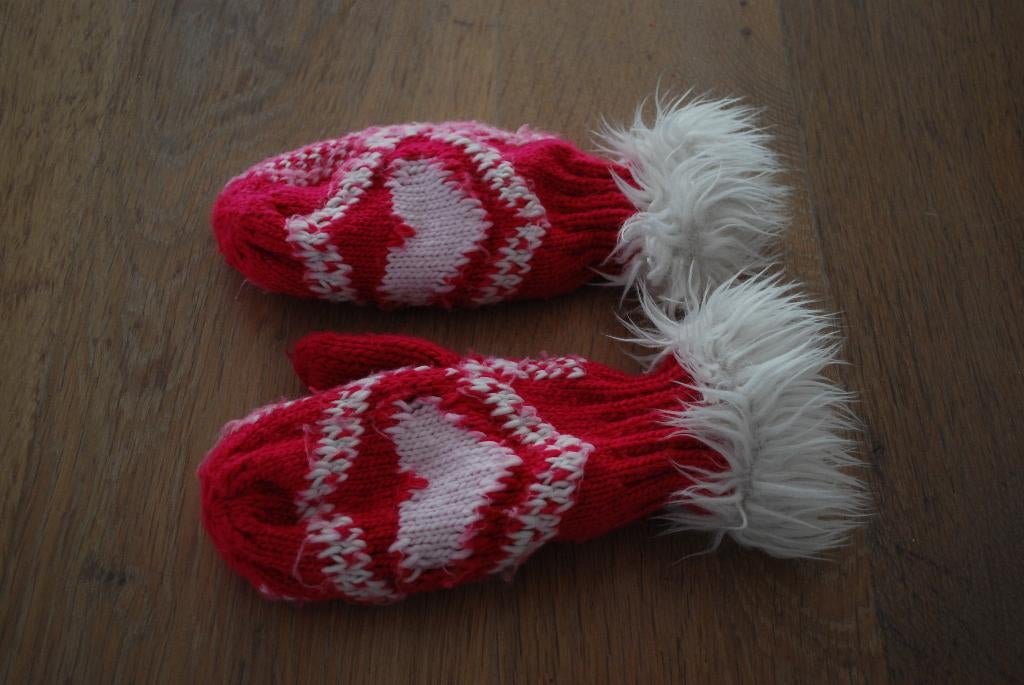 Roze handschoenen / wantjes met wit hartje - maat 110 / 116, Meisje, 110 t/m 116, Ophalen of Verzenden, Zo goed als nieuw