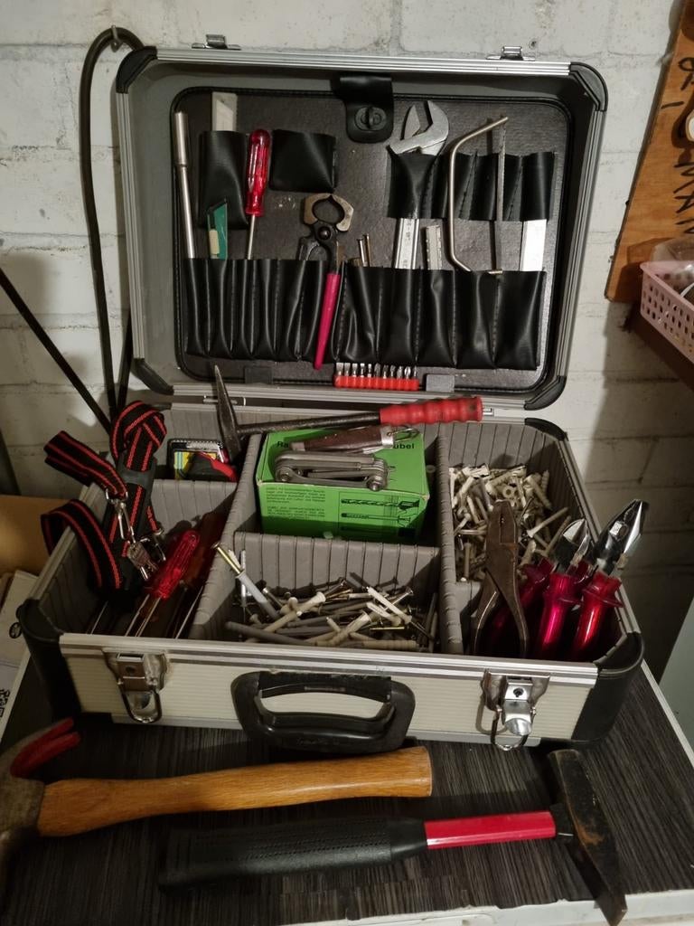 Dewalt boormachine met een gereedschapkist, Ophalen of Verzenden