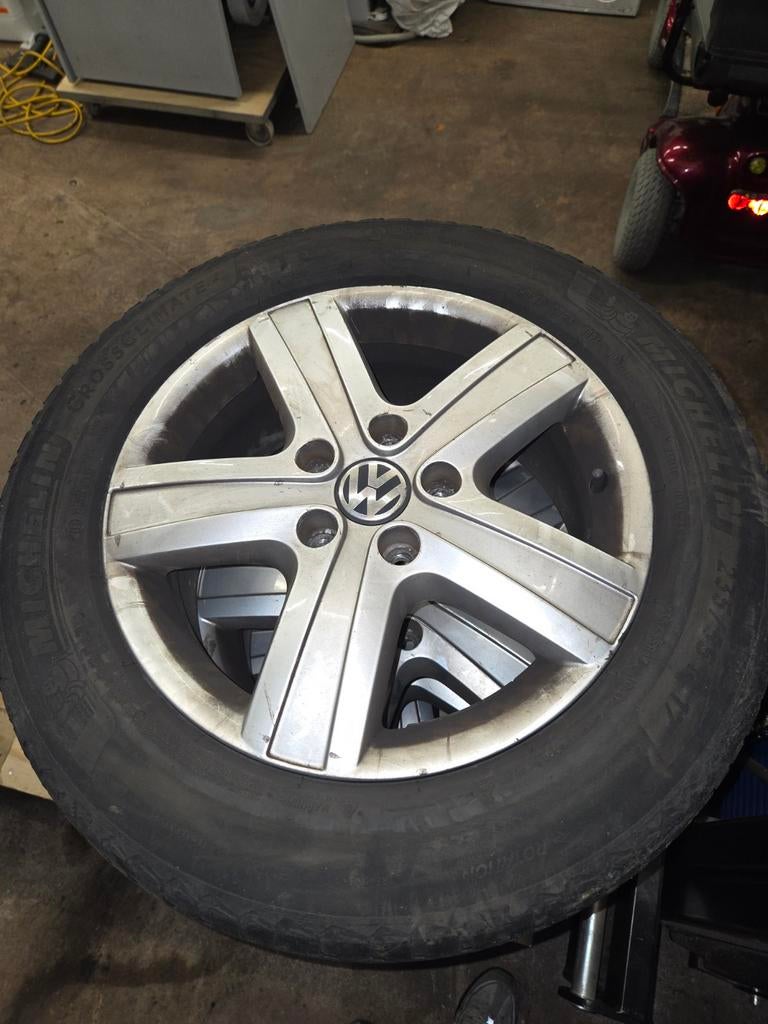 Vw transporter t5 alu velgen met redelijk banden, Ophalen, Gebruikt
