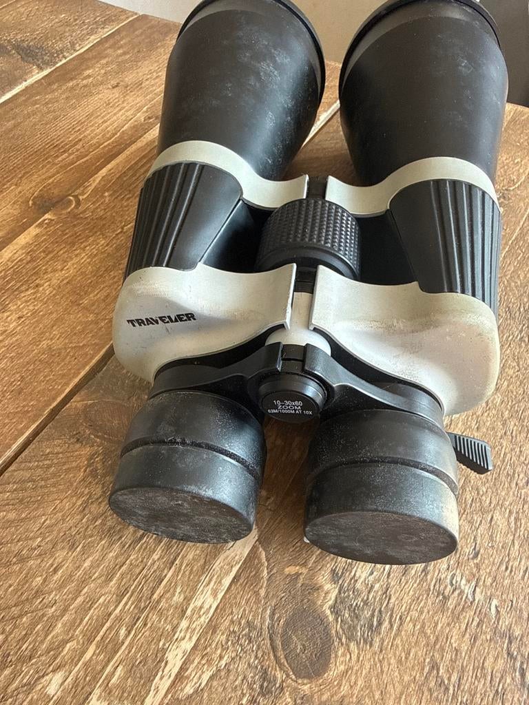 Traveler 10-30x60 Zoom Verrekijker, Ophalen of Verzenden, Gebruikt, 20x of meer, Porro (met knik)