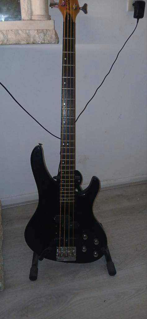 Washburn XB-200 Basgitaar - Zwart, Goede Staat, Muziek en Instrumenten, Snaarinstrumenten | Gitaren | Bas, Gebruikt, Elektrisch