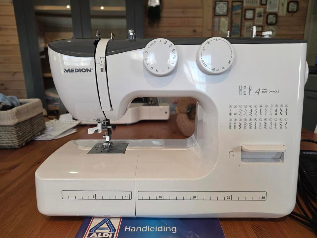 Medion naaimachine MD18357, Ophalen, Naaimachine, Overige merken