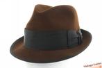 Vintage Gleufhoed Stetson Cavalier Mink bruin vilt 57,5, Stetson - Cavalier Mink, Hoed, Ophalen of Verzenden, 57 cm (M, 7⅛ inch) of minder