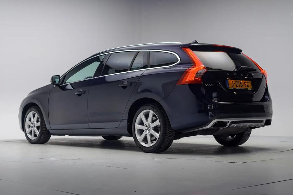 Volvo V60 2.0 T3 Summum [ Xenon Leder Navi Stoelverwarming ], Auto's, 1479 kg, Gebruikt, 4 cilinders, 1969 cc