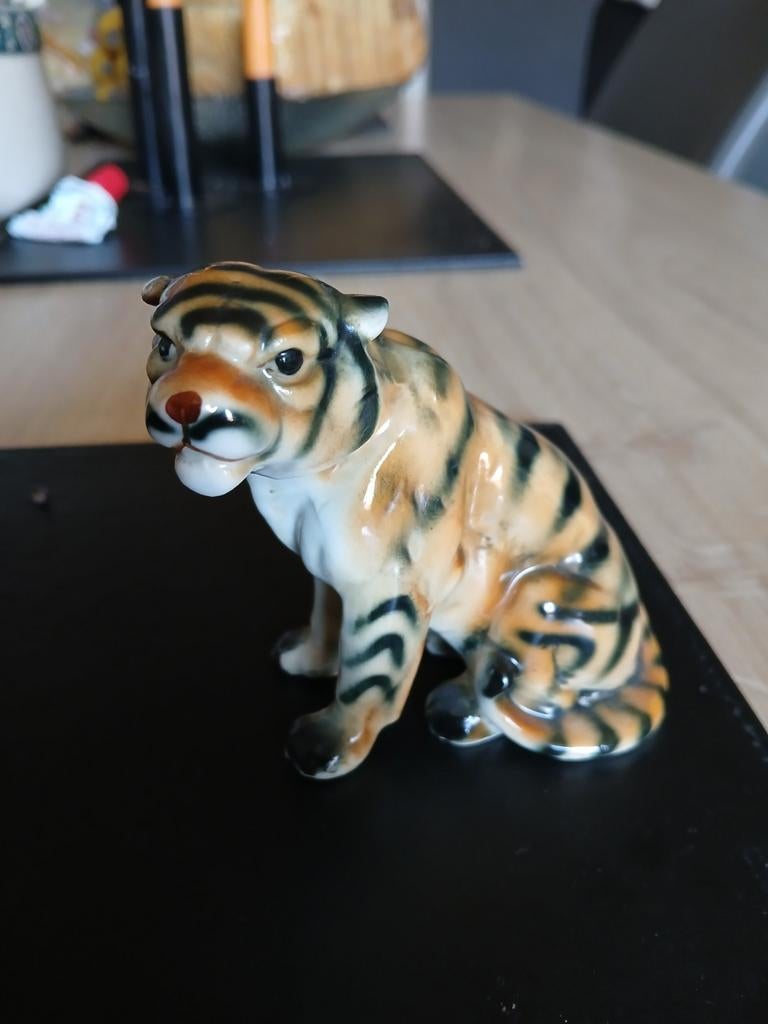 Vintage porcelein Tijger 11cm jaren 40, Verzamelen, Beelden en Beeldjes, Ophalen of Verzenden, Gebruikt, Dier