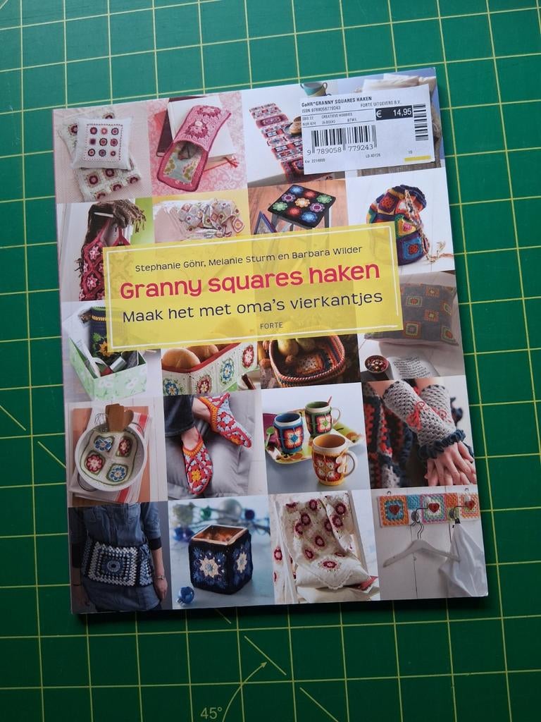 Granny Squares Haken Boek - Maak het met oma's vierkantjes, Hobby en Vrije tijd, Ophalen of Verzenden