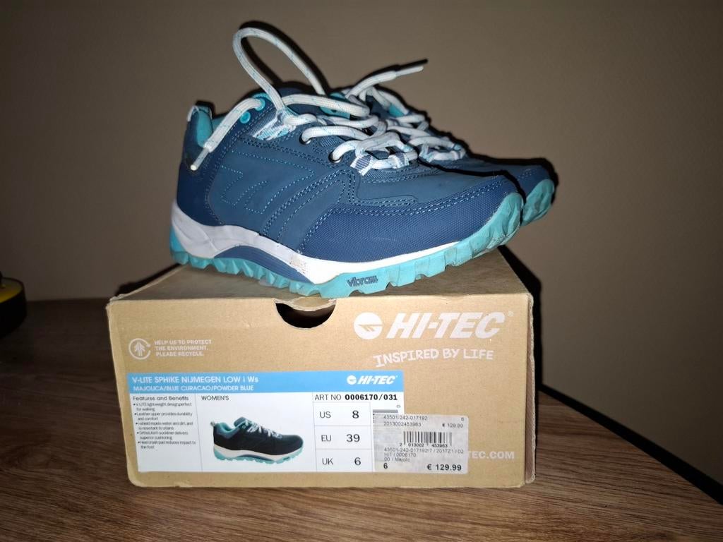 Hi -tec V- lite, Ophalen of Verzenden, Zo goed als nieuw, Sneakers of Gympen