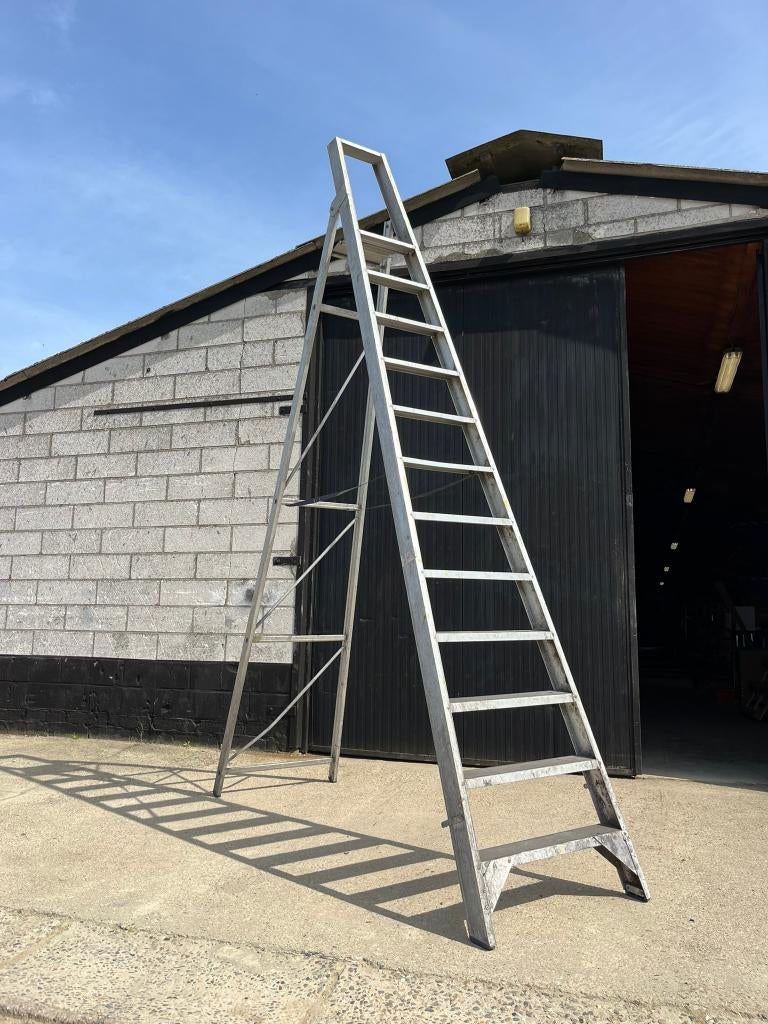 Solide 1x12 alu trapladder (professioneel), Doe-het-zelf en Verbouw, Ladders en Trappen, Gebruikt, Trap, Ophalen of Verzenden