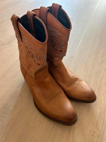 Sendra dameslaarsjes cognac 10217 maat 39 beschikbaar voor biedingen