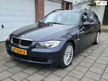BMW 3-serie Touring 320d met weinig KM! Rijdt nieuw beschikbaar voor biedingen