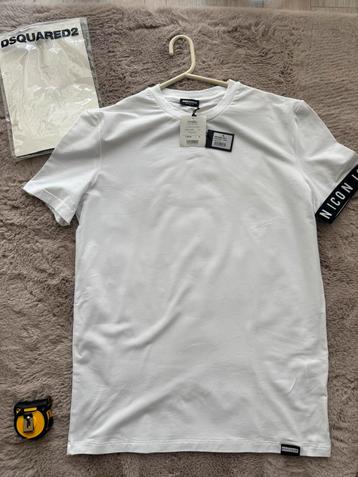 Dsquared2 d2 t shit heren wit beschikbaar voor biedingen