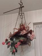 Oude hangpot met kunstbloemen, Ophalen, Gebruikt, Binnen