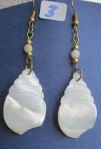 O2-3: Oorbel Parelmoer- Hang- 4¼ cm. lang en 2 cm. breedt, Overige materialen, Hangers, Verzenden, Wit