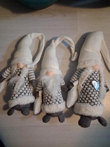 Kerst poppen / winter beschikbaar voor biedingen