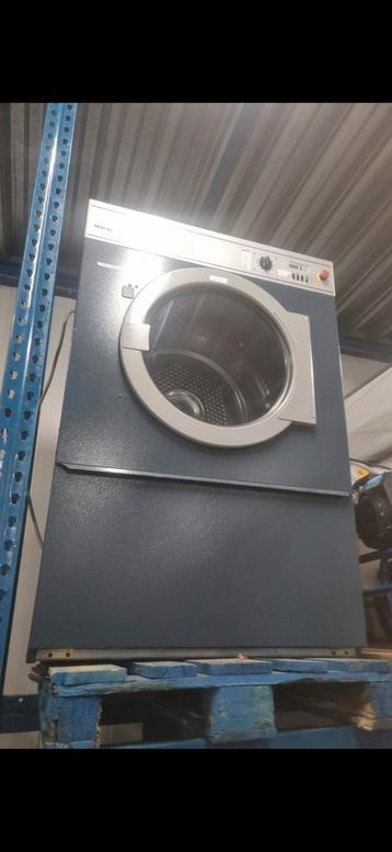 Industriële Miele Droger beschikbaar voor biedingen