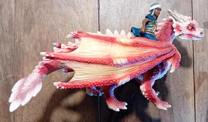 Schleich Draak met Ruiter 70465 - Zeldzaam!, Kinderen en Baby's, Speelgoed | Actiefiguren, Zo goed als nieuw, Ophalen of Verzenden