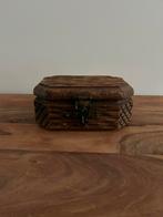 Houten (schat) kistje, Huis en Inrichting, Woonaccessoires | Kisten, Ophalen of Verzenden, Zo goed als nieuw, Minder dan 50 cm