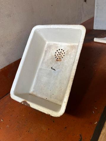 Oude Emaille Wasbak beschikbaar voor biedingen