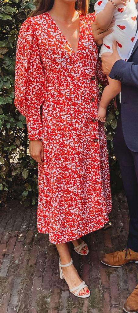 Chique Ganni jurk, Kleding | Dames, Jurken, Nieuw, Maat 36 (S), Rood, Onder de knie, Ophalen of Verzenden