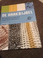 De Haakbijbel - Leer haken met dit complete handboek!, Hobby en Vrije tijd, Ophalen of Verzenden, Zo goed als nieuw